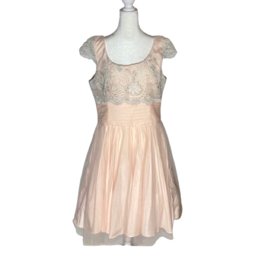 ModCloth Geode Light Pink & White Lace w/Pleating & Tulle Cocktail Holiday Dress